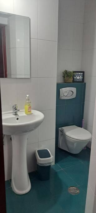 Mendes Family Homestay - B&B In The Heart Of Praia Bagian luar foto