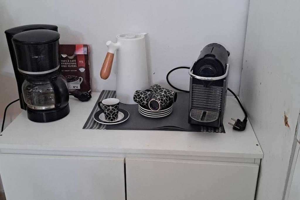 Mendes Family Homestay - B&B In The Heart Of Praia Bagian luar foto