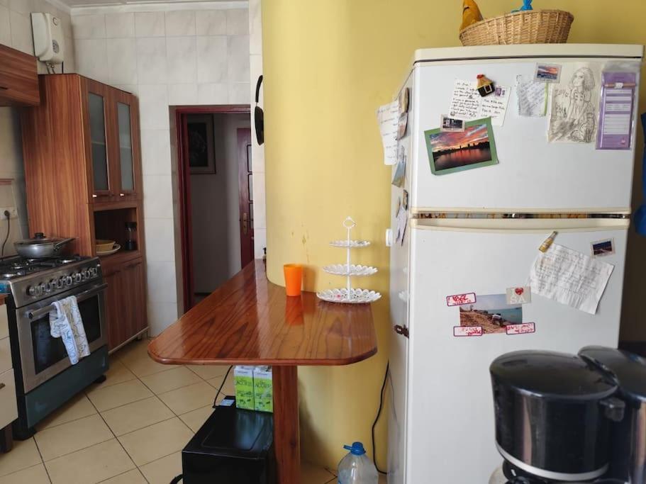 Mendes Family Homestay - B&B In The Heart Of Praia Bagian luar foto