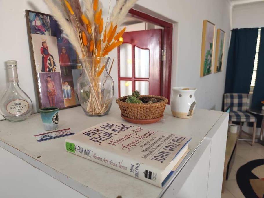 Mendes Family Homestay - B&B In The Heart Of Praia Bagian luar foto